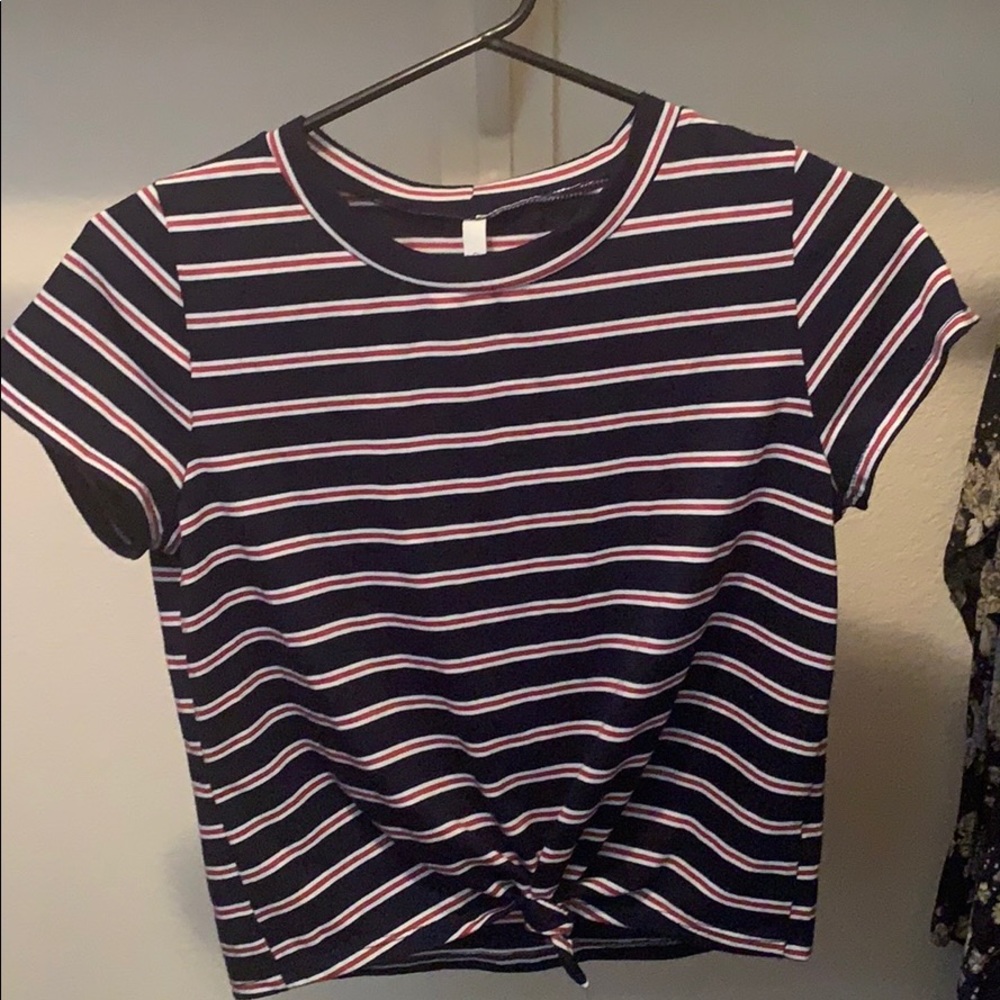 A stripped cropped shirt